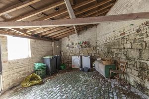 Garage_14WL- click for photo gallery